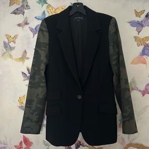 LAVEER camouflage sleeved blazer. Wool/cashmere